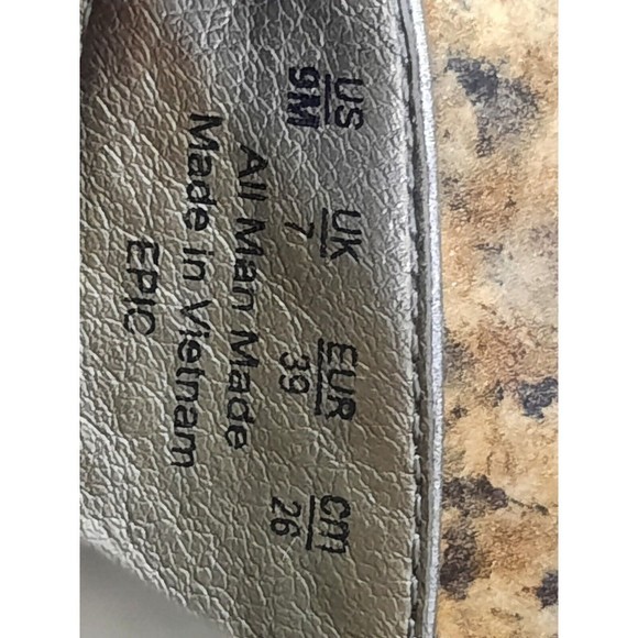 Life Style Soft System Metallic Silver Flip Flop, Wide Straps | Flowers | sz 9M - Picture 5 of 8